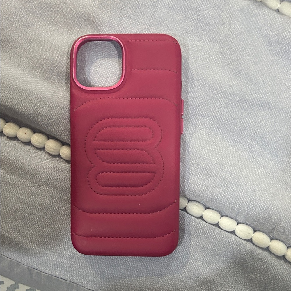 Aritzia Magenta Quilted Phone Case - Picture 1 of 1